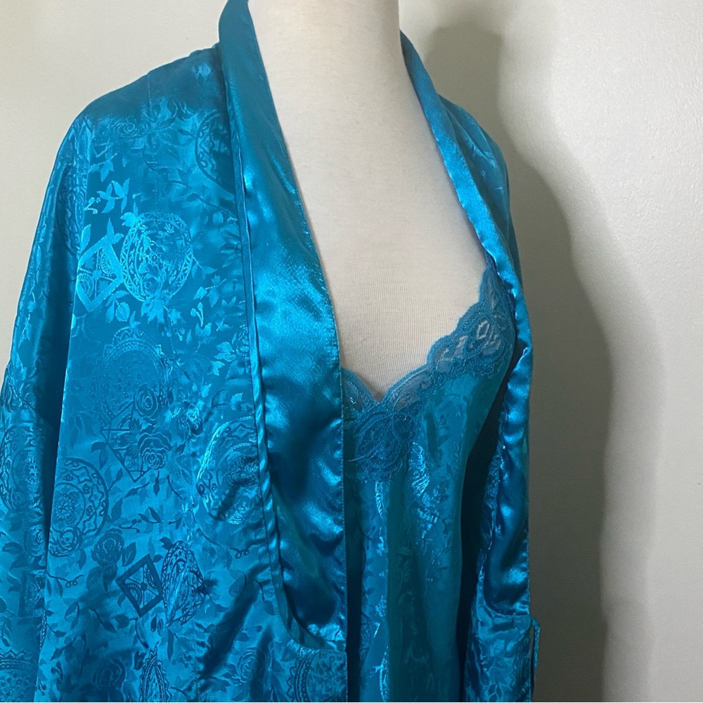 Vintage Gold Label Japanese design turquoise/teal robe with tie.